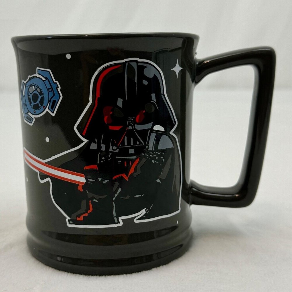 Star Wars Animated Darth Vader w/Tie Fighter & Lightsaber 14oz Coffee Mug Gray